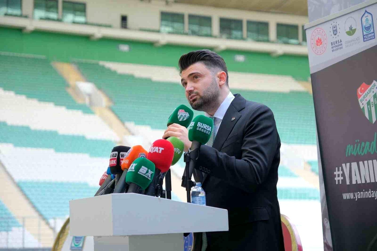 Bursaspor Başkanı Enes Çelik: Maddi manevi mücadelemizi kimseye yedirmeyeceğiz