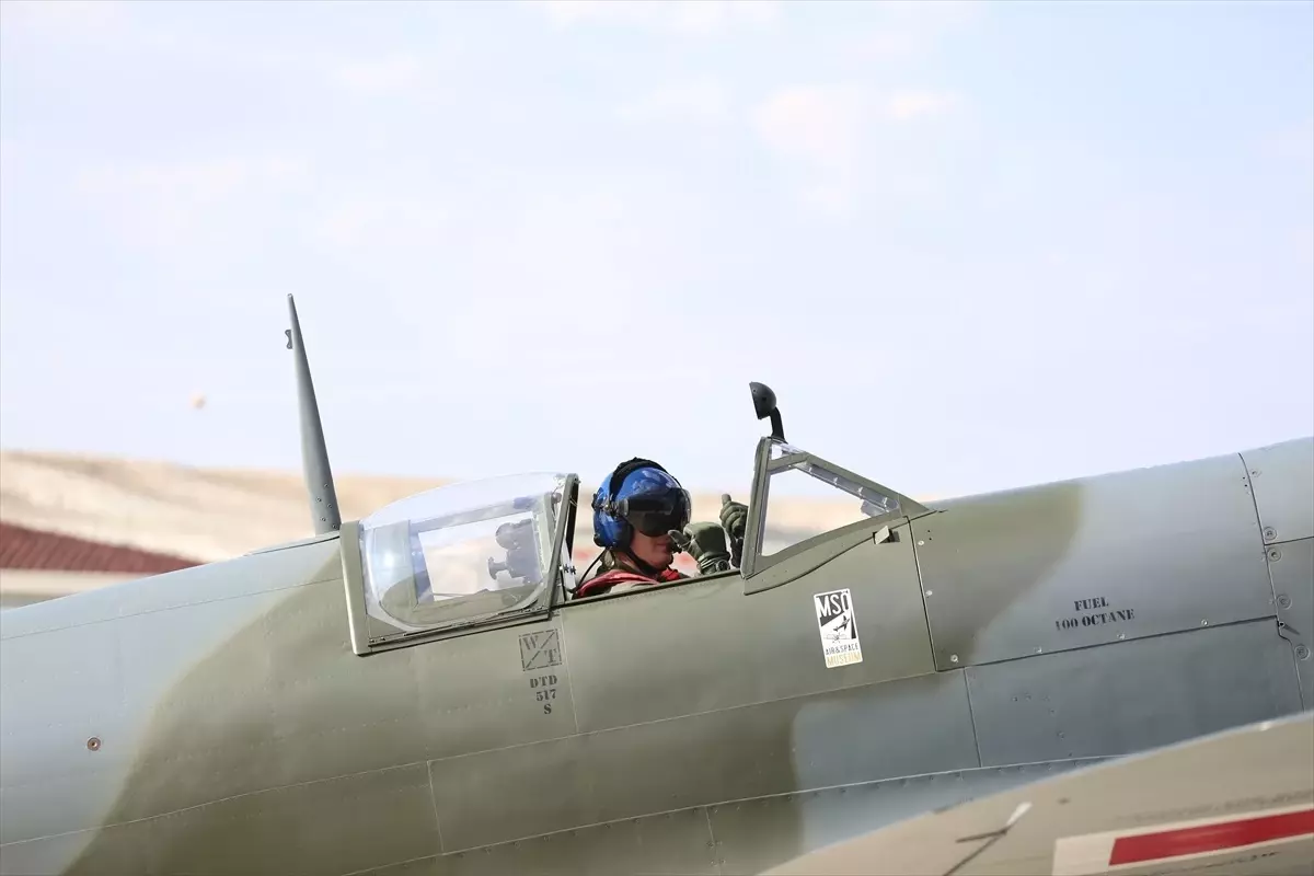 İngiltere\'den gelen Spitfire Mk9 Sivrihisar Hava ve Uzay Müzesi\'ne katıldı