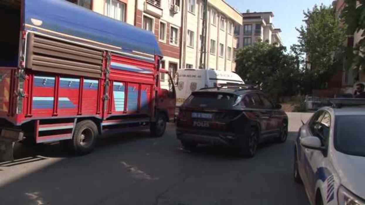 İstanbul'da baba dehşeti! Tartıştığı eşi ve çocuklarını bıçakladı İstanbul'da baba dehşeti! Tartıştığı eşi ve çocuklarını bıçakladı