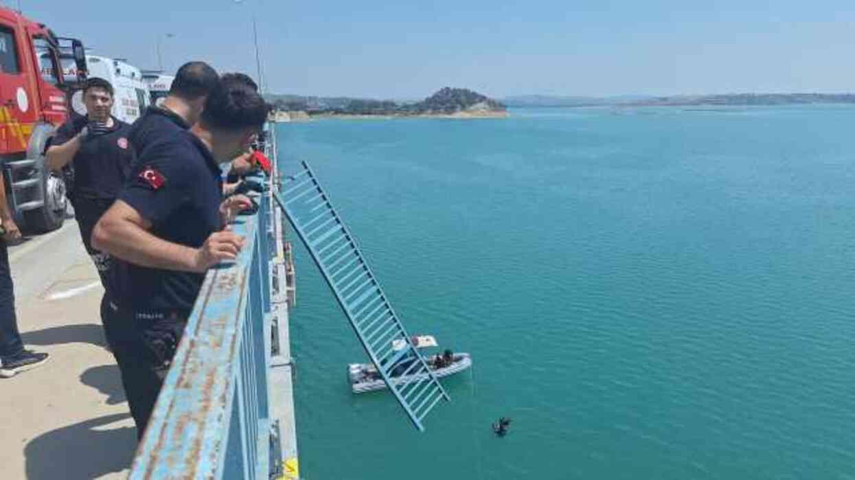 Otomobil köprüden baraja uçtu: 1 çocuğun cesedi bulundu, 3 kişi aranıyor