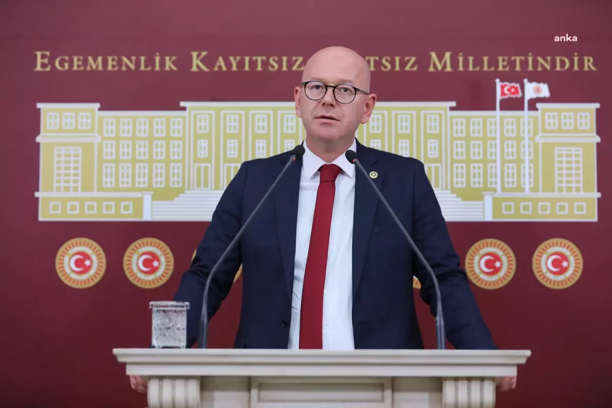 CHP Milletvekili, THY\'nin cemaatlere bedava bilet verdiğini iddia etti