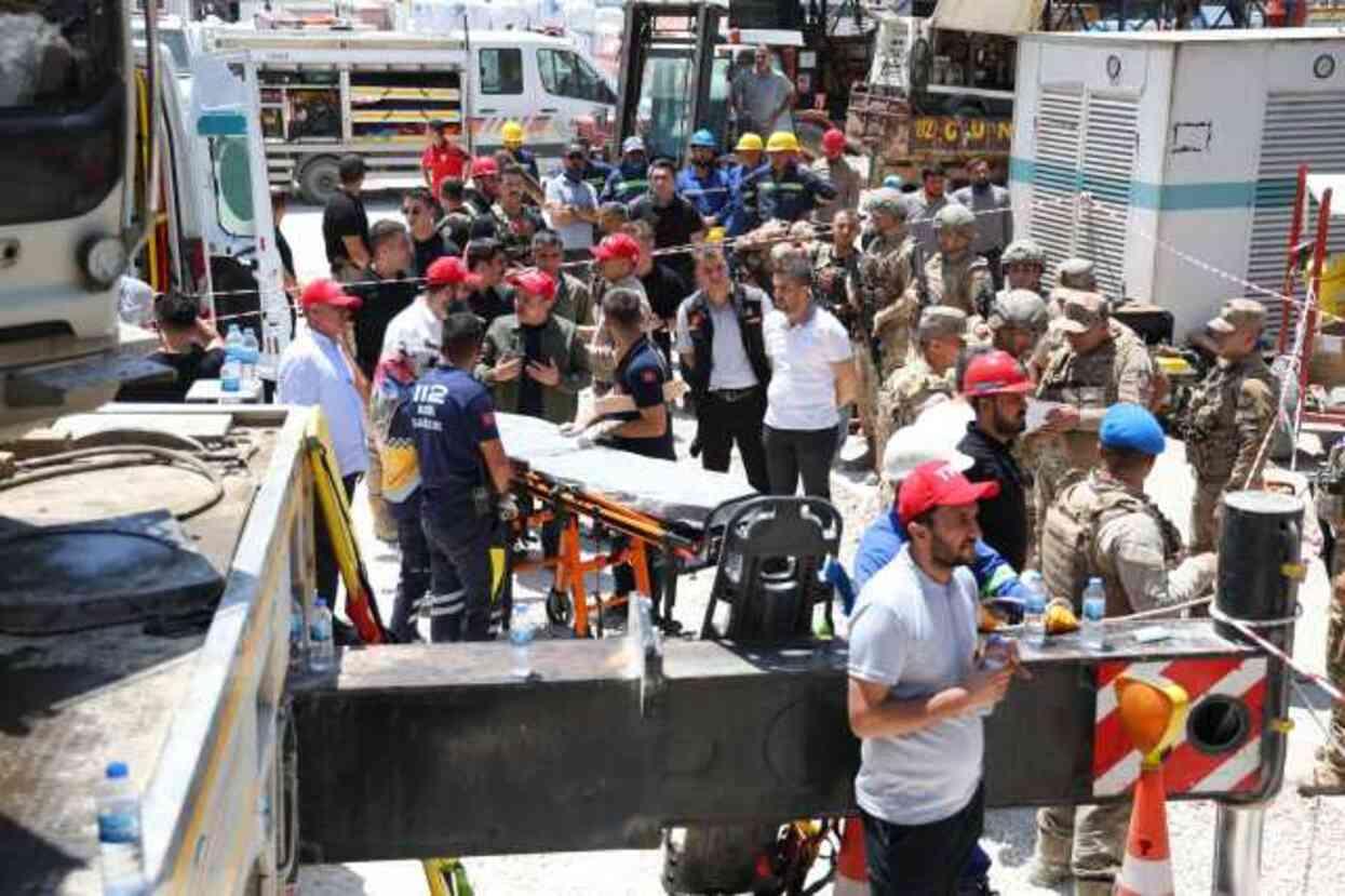 Şırnak'ta Gabar Dağı'nda petrol arama sahasında sondaj kulesi devrildi: 1 ölü, 2 yaralı