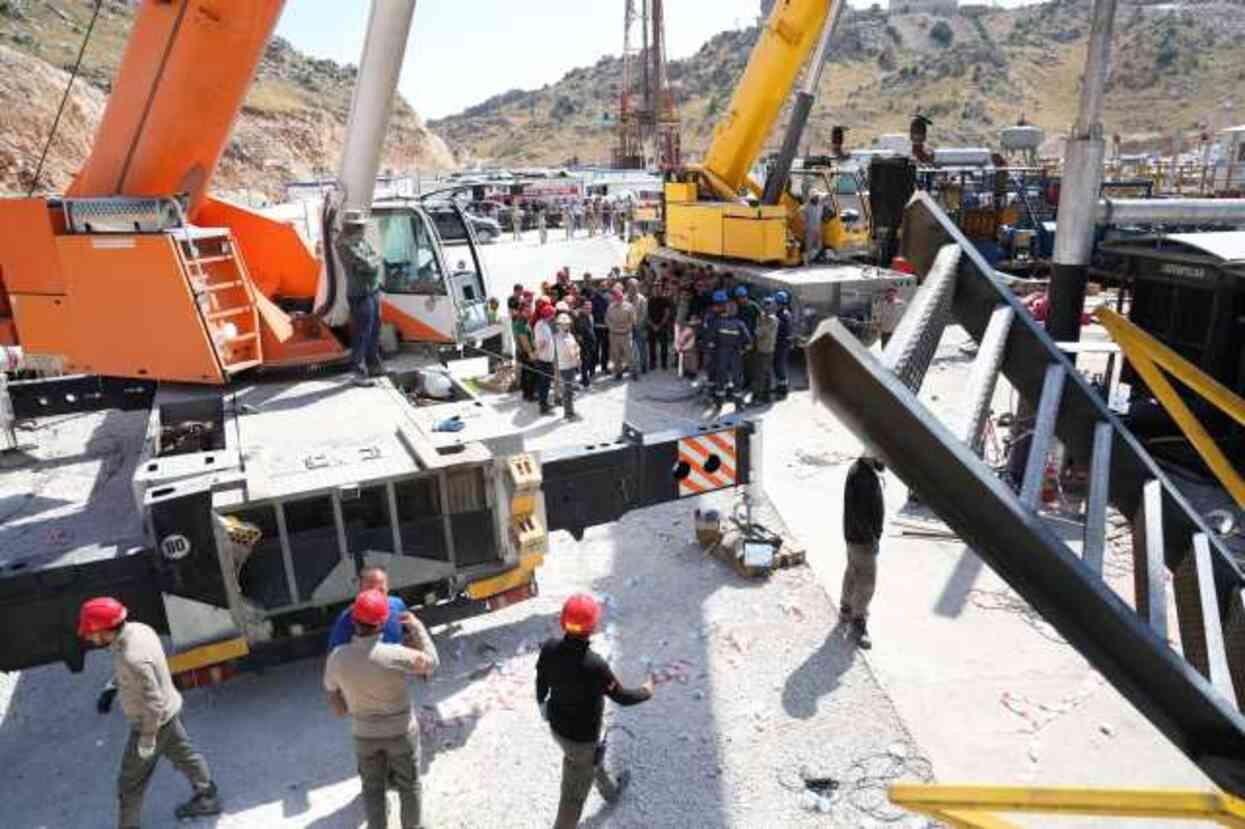 Şırnak'ta Gabar Dağı'nda petrol arama sahasında sondaj kulesi devrildi: 1 ölü, 2 yaralı