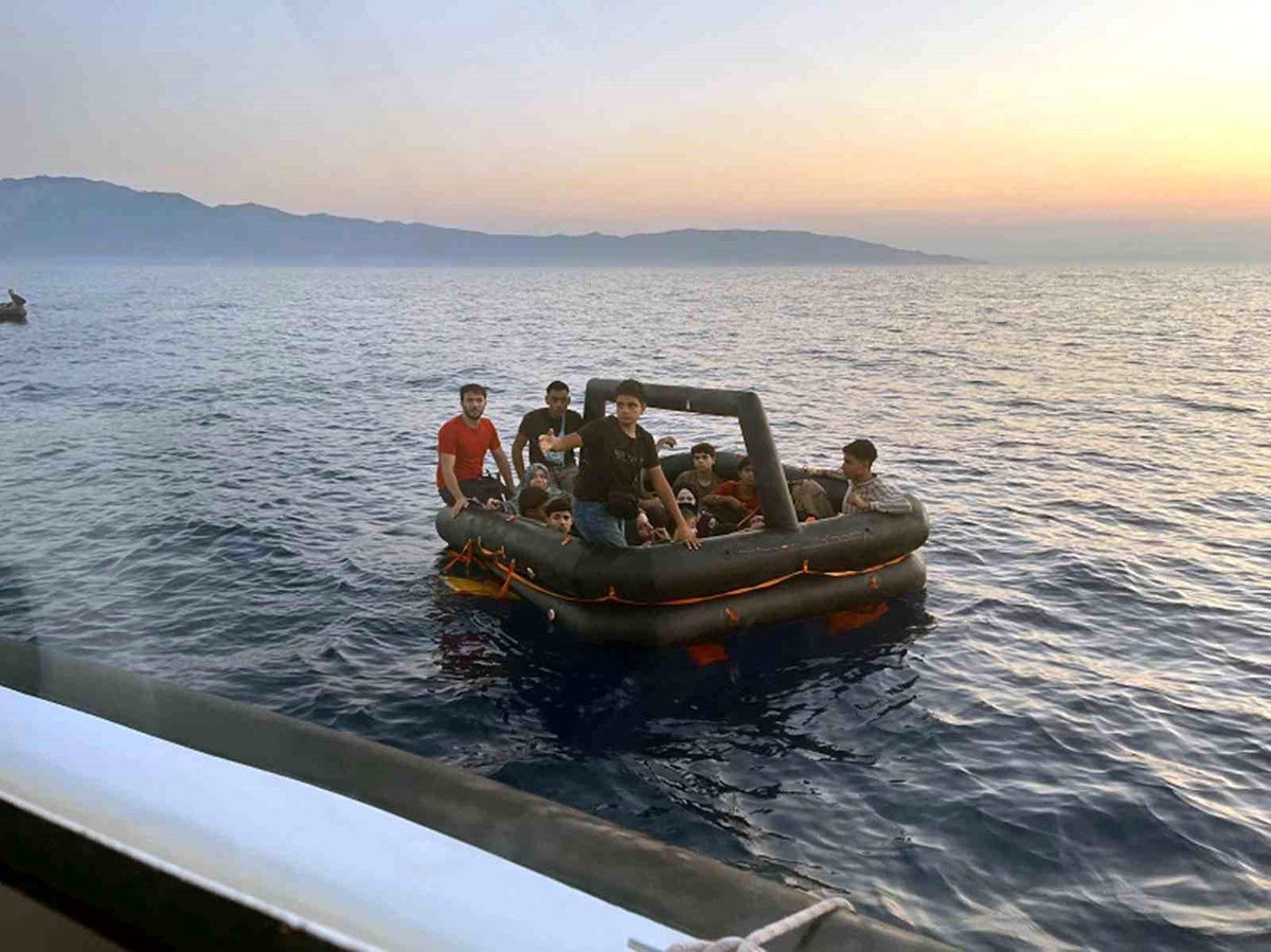 Yunanistan Sahil Güvenlik Unsurları Tarafından Geri İtildiler