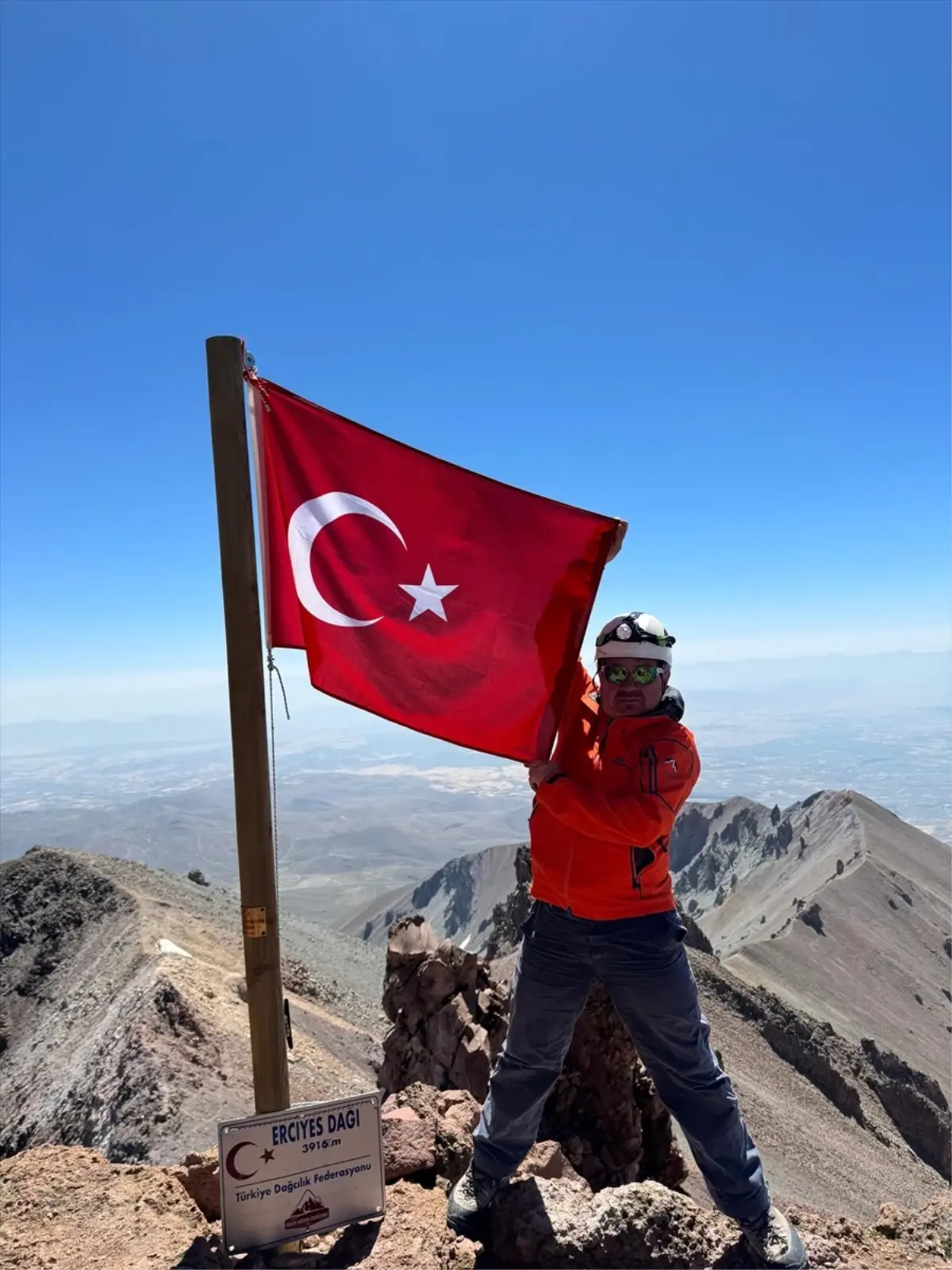 Kayseri\'de 30. Sütdonduran Kampı ve Erciyes Zirve Tırmanışı Gerçekleştirildi