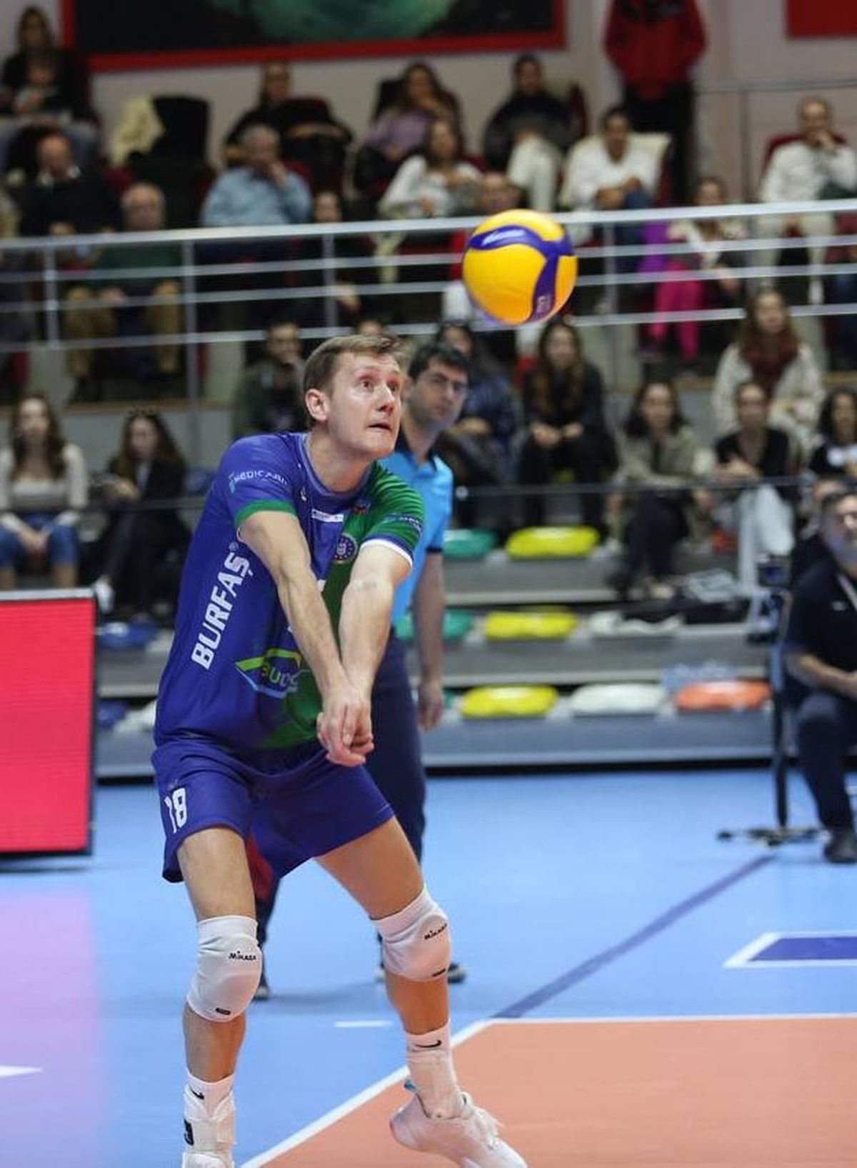 Altekma Spor Kulübü, Moldovalı smaçör Dmitrii Bahov ile sözleşme imzaladı