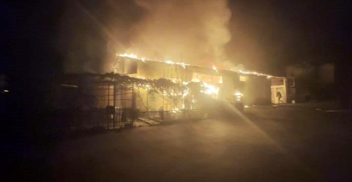 Amasya\'da Nakliyat Firmasına Ait Depoda Yangın Çıktı