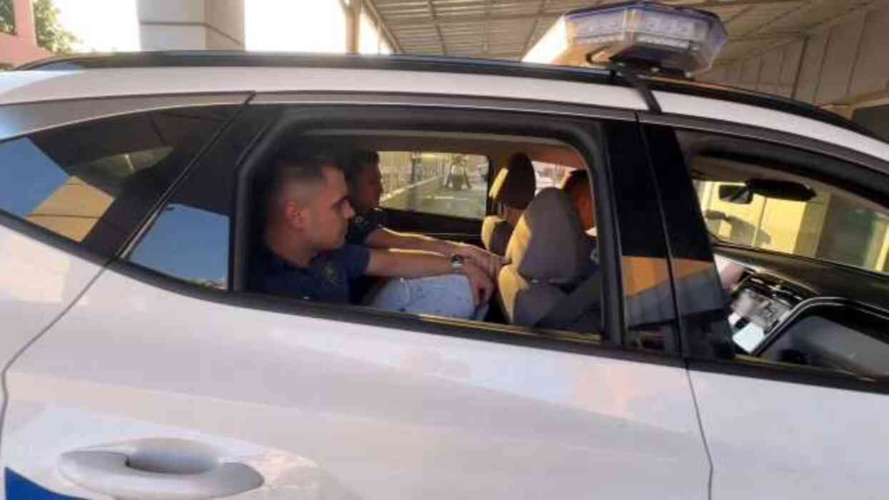Avcılar'da erkekler tuvaletinde mide bulandıran olay! Linçten polis kurtardı