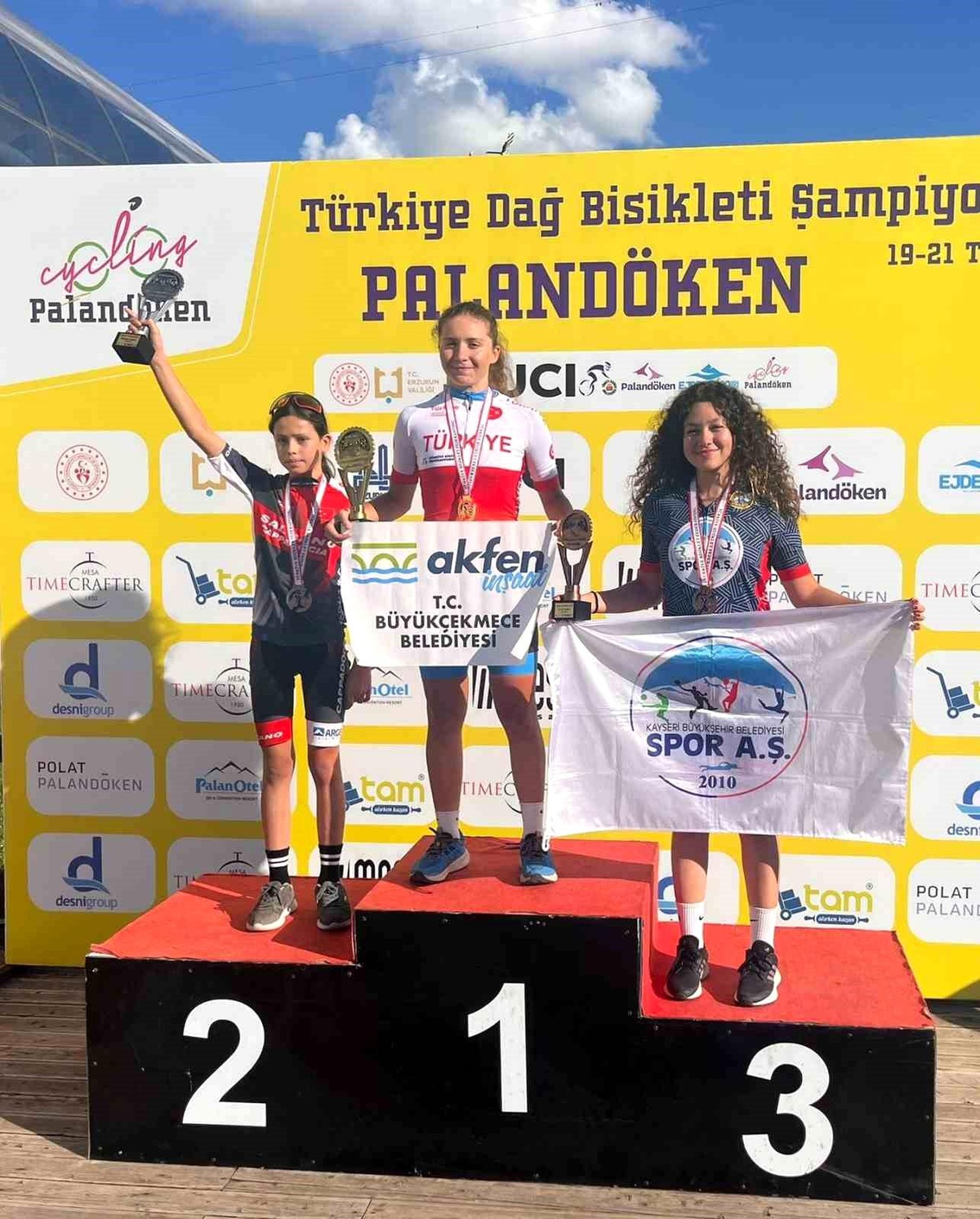 Kayseri Büyükşehir Belediyesi Spor Kulübü Türkiye Dağ Bisikleti Şampiyonası\'ndan 4 madalya ile döndü