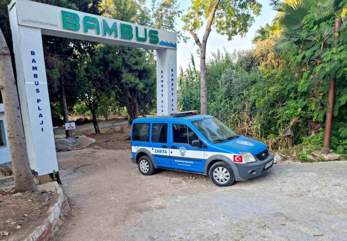 Antalya\'da Bambus Plajı\'ndaki Araç İşgali Son Buldu