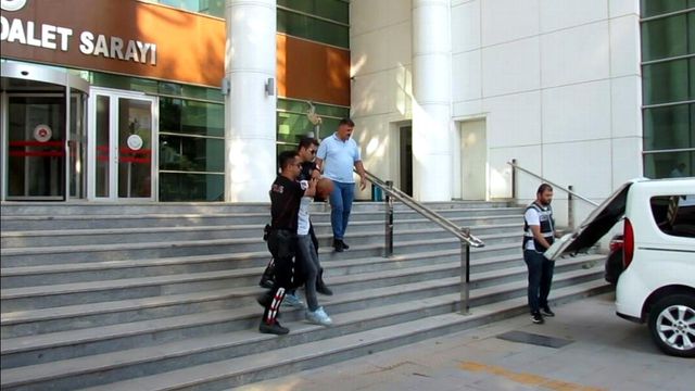 Gelen hesaba sinirlenen müşteri büfe sahibini kalbinden bıçaklayarak öldürdü Gelen hesaba sinirlenen müşteri büfe sahibini kalbinden bıçaklayarak öldürdü