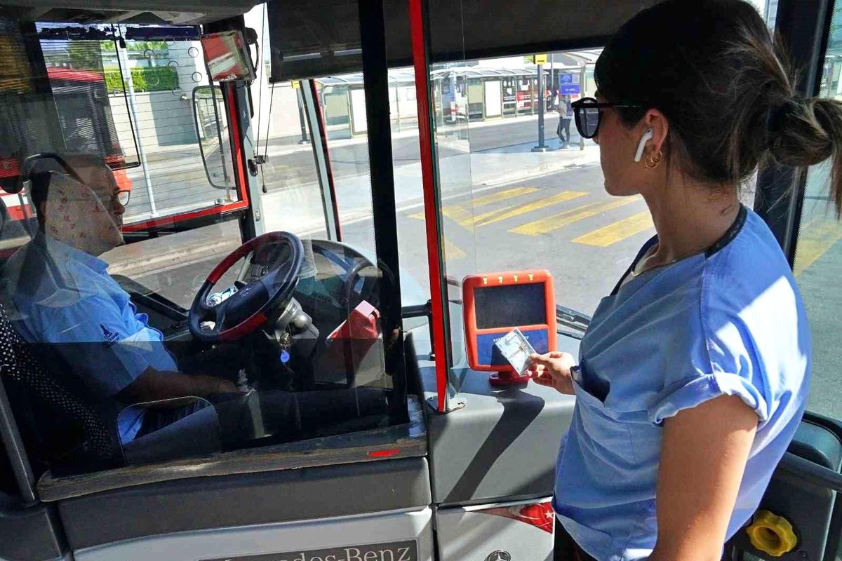 İzmir\'de toplu ulaşımda 90 dakika süresince ücretsiz aktarma sistemi başladı