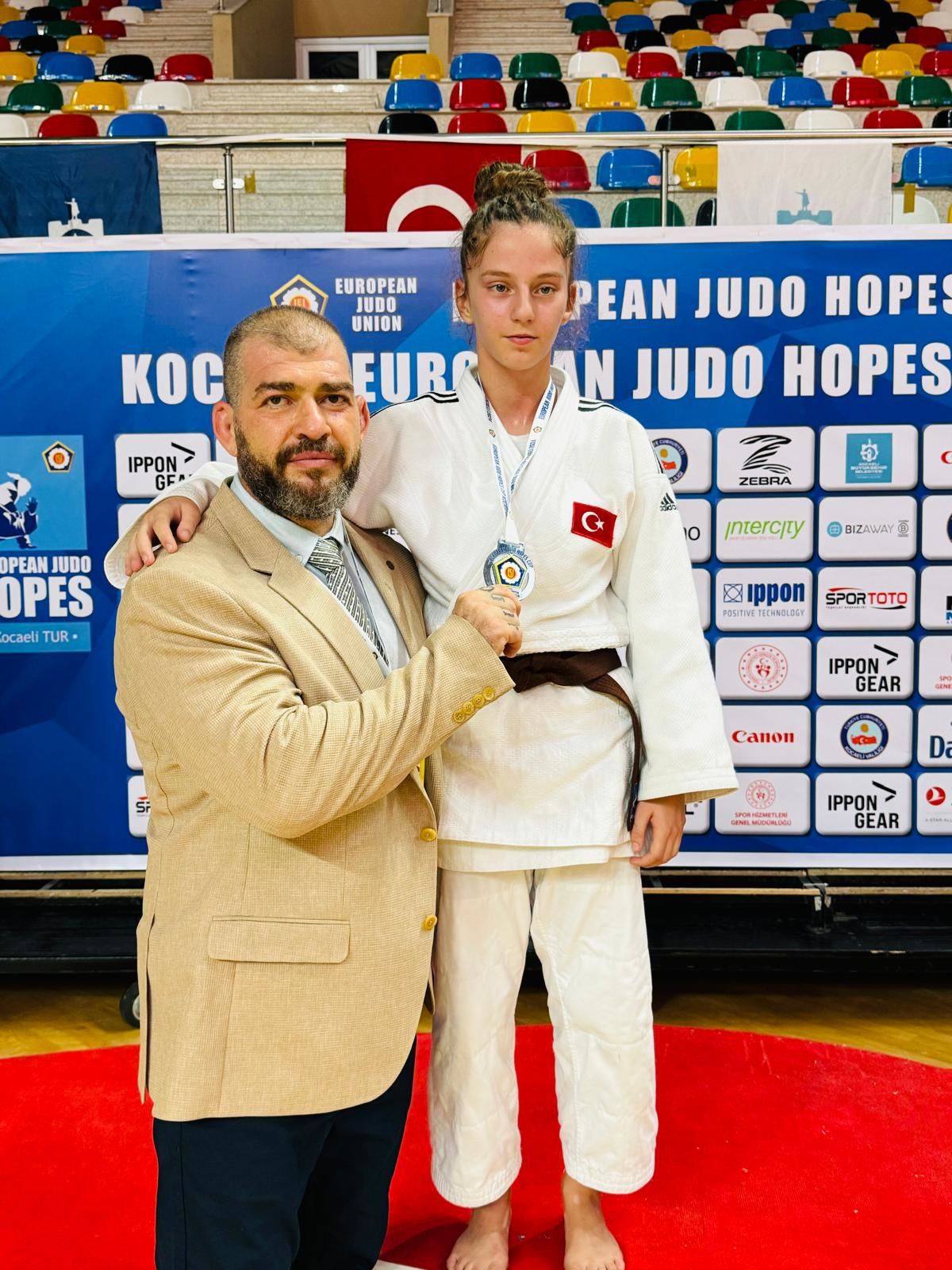 İzmir Büyükşehir Belediyesi Spor Kulübü judocusu Ekin İtmeç, Judo Yıldızlar Avrupa Kupası\'nda ikincilik elde etti