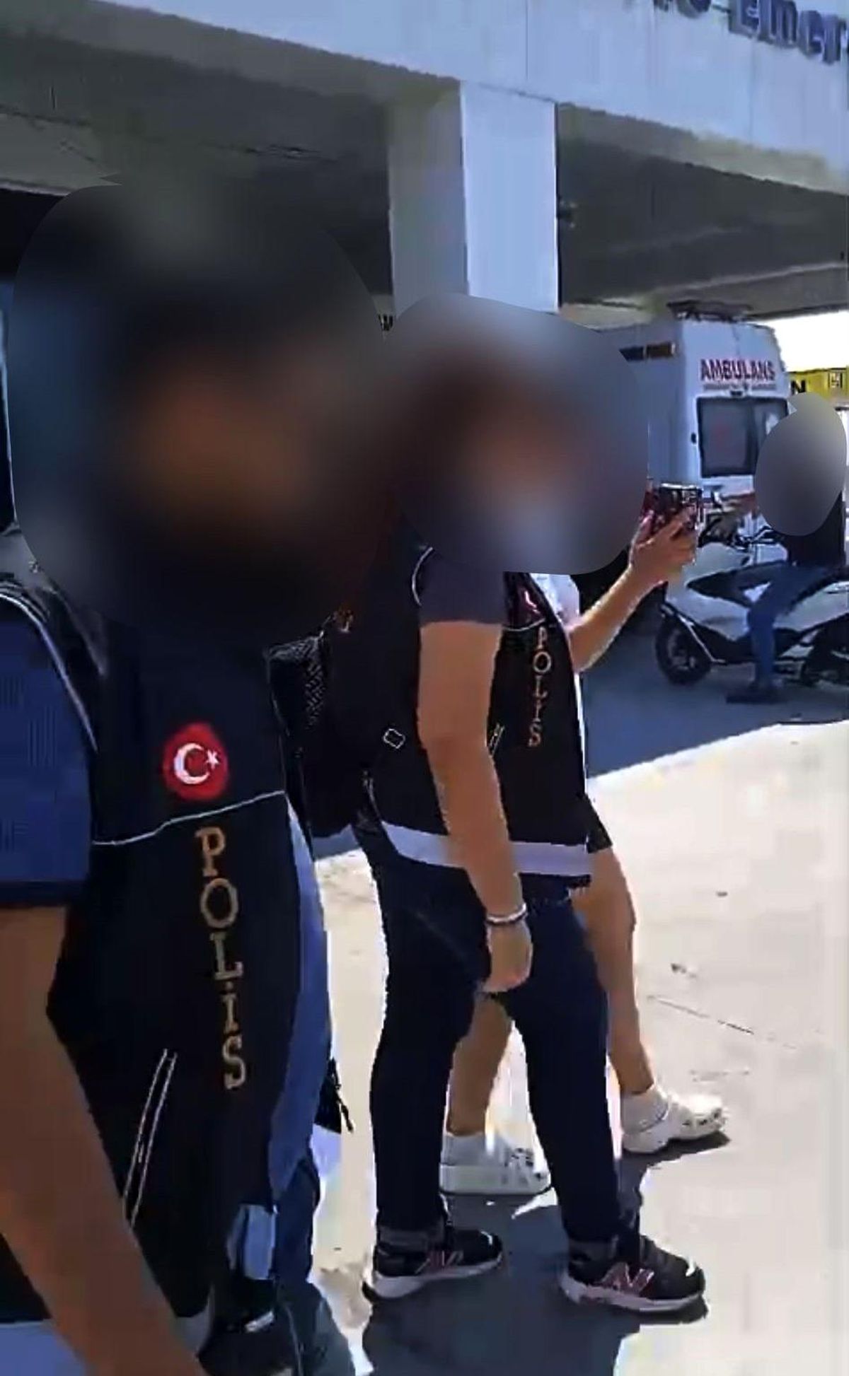Kuşadası\'nda Aranan 2 Şüpheli Yakalandı