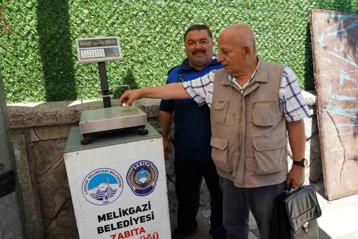 Melikgazi Belediyesi Zabıta Müdürlüğü Kapalı Pazar Yeri\'nde Denetim Yaptı