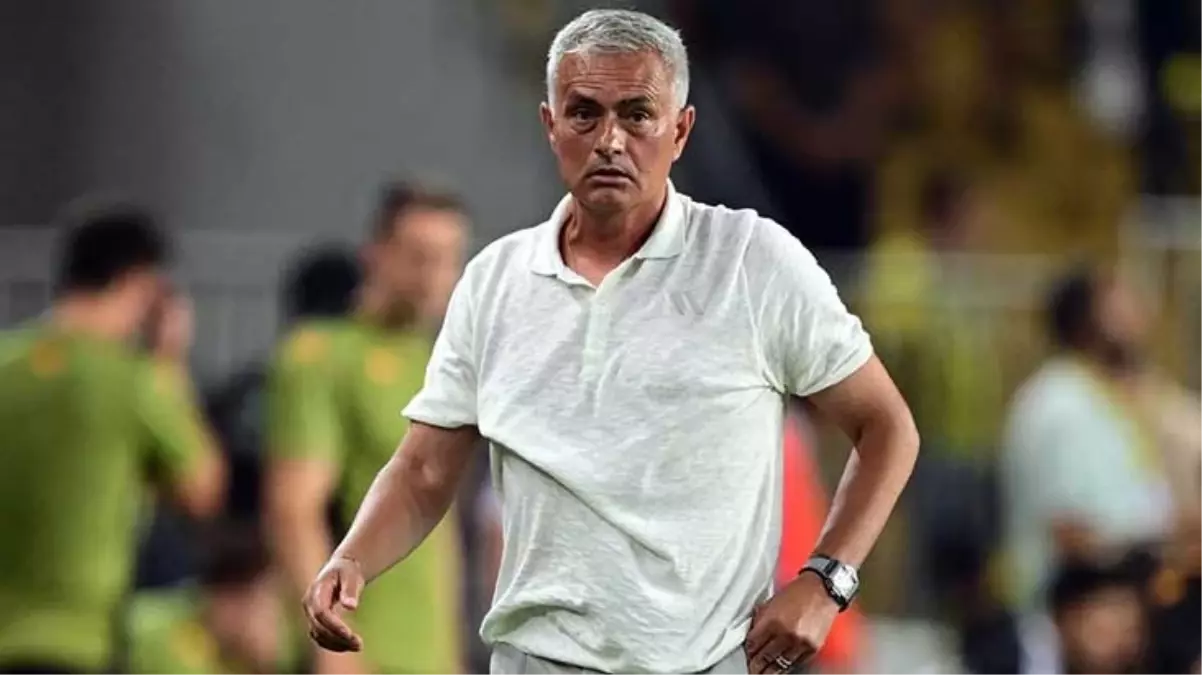 Mourinho\'dan herkesi şaşırtan tercihler! Fenerbahçe\'nin Lugano maçı kadrosu belli oldu