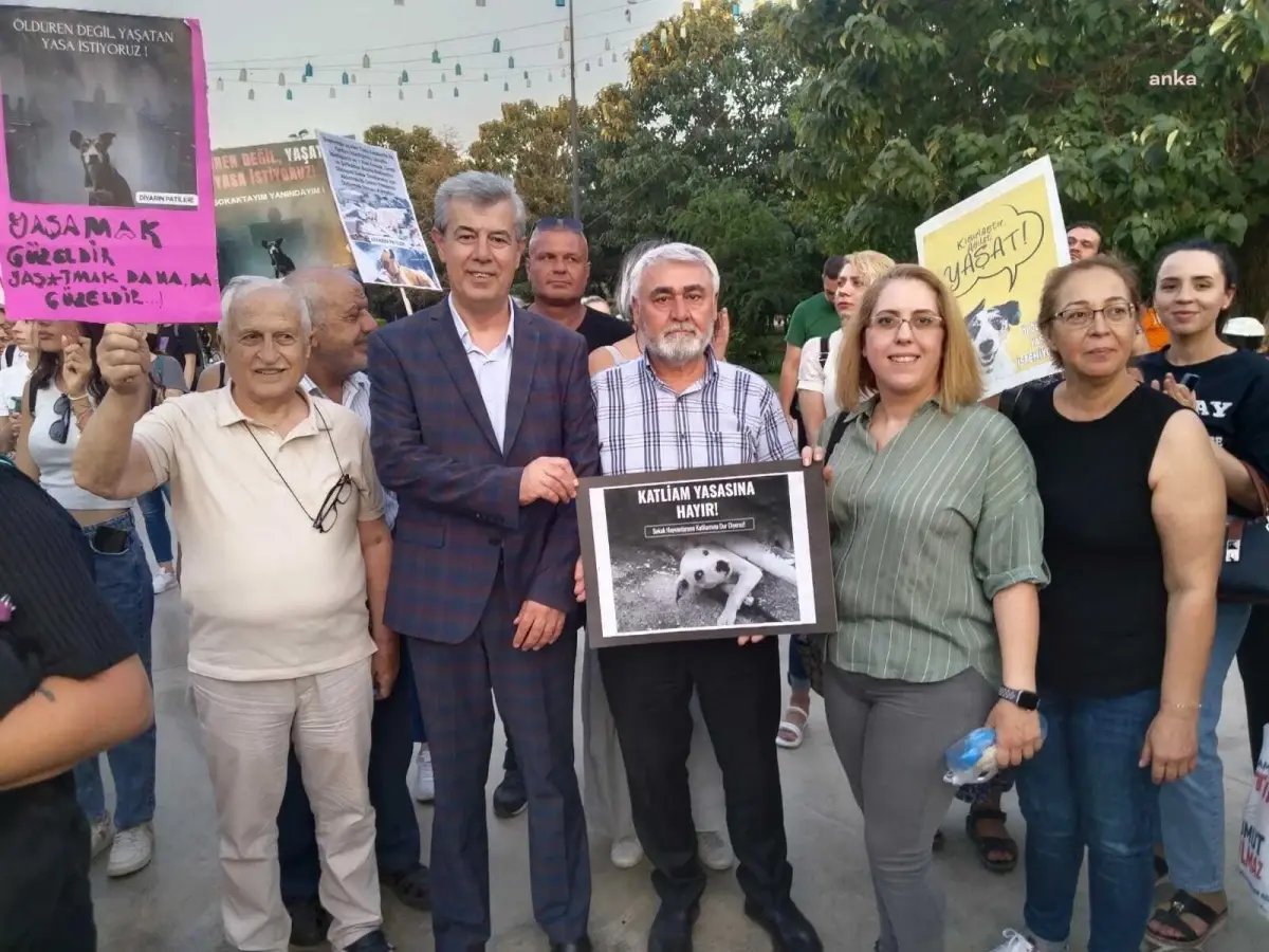 Gaziantep Belediye Başkan Yardımcısı Hayvanseverlerin Eylemine Destek Verdi