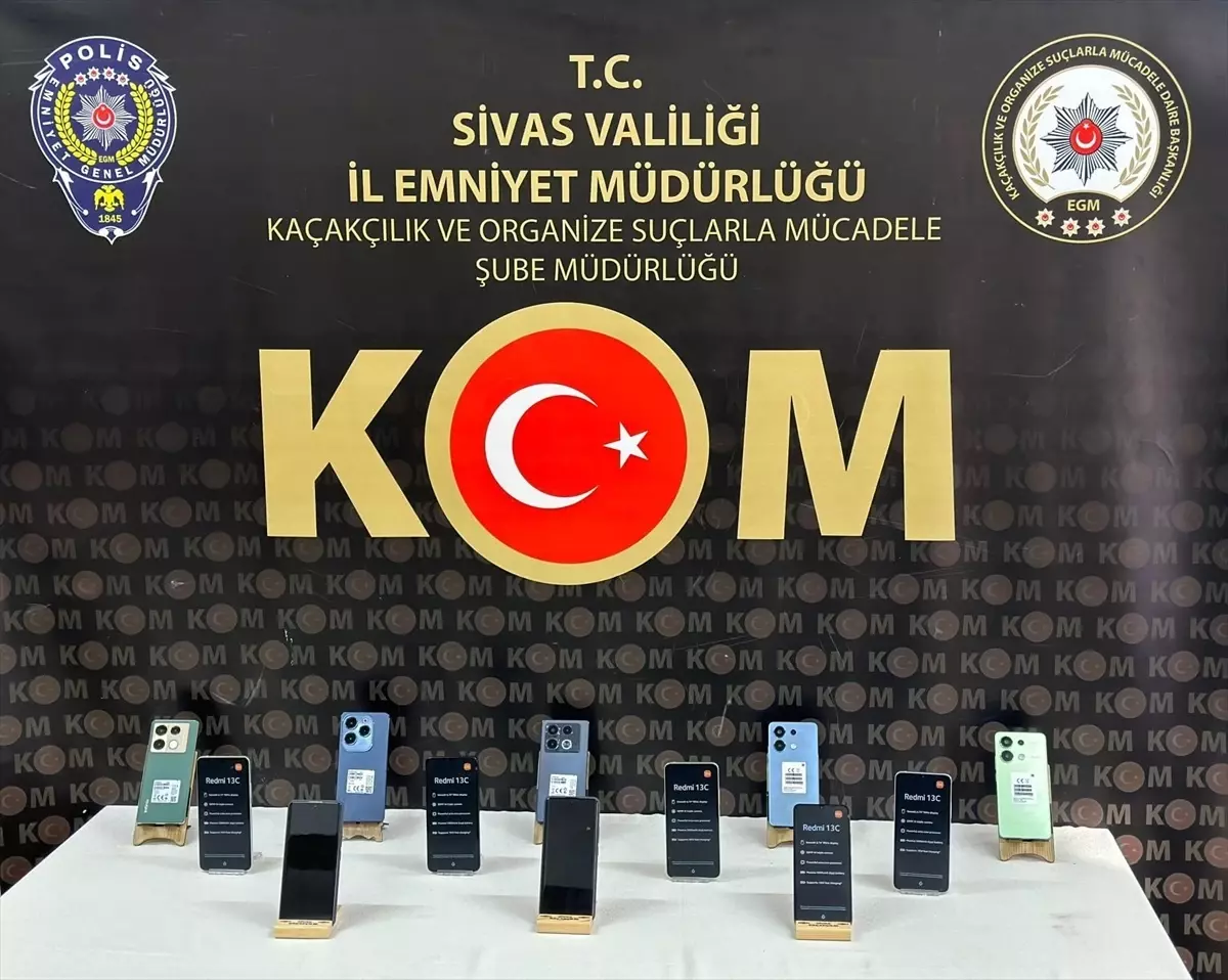 Sivas\'ta Gümrük Kaçağı Cep Telefonları Ele Geçirildi