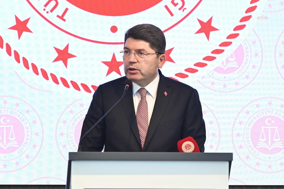 Adalet Bakanı: Hz. Muhammed\'e hakaret eden kişi tutuklandı