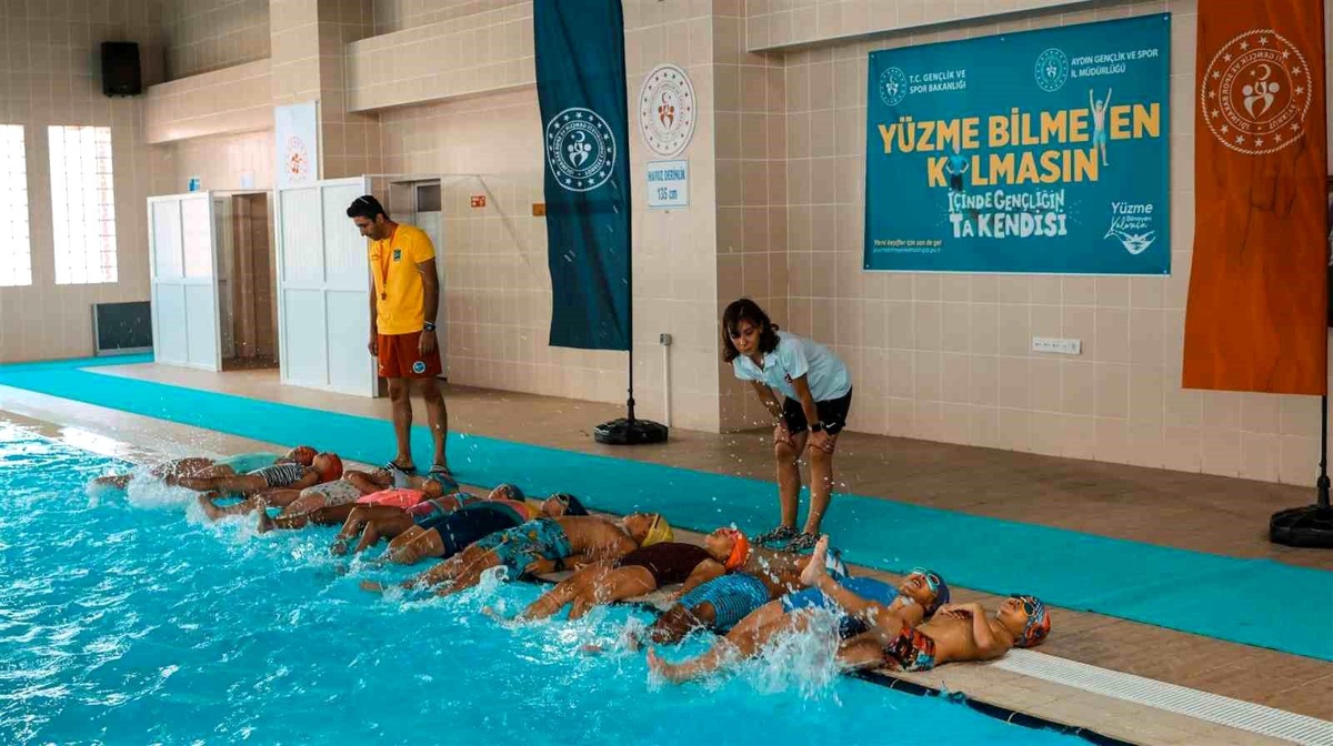 ADÜ Merkez Kampüsü\'ndeki Yüzme Havuzu Özel Sporcular İle Faaliyete Geçti