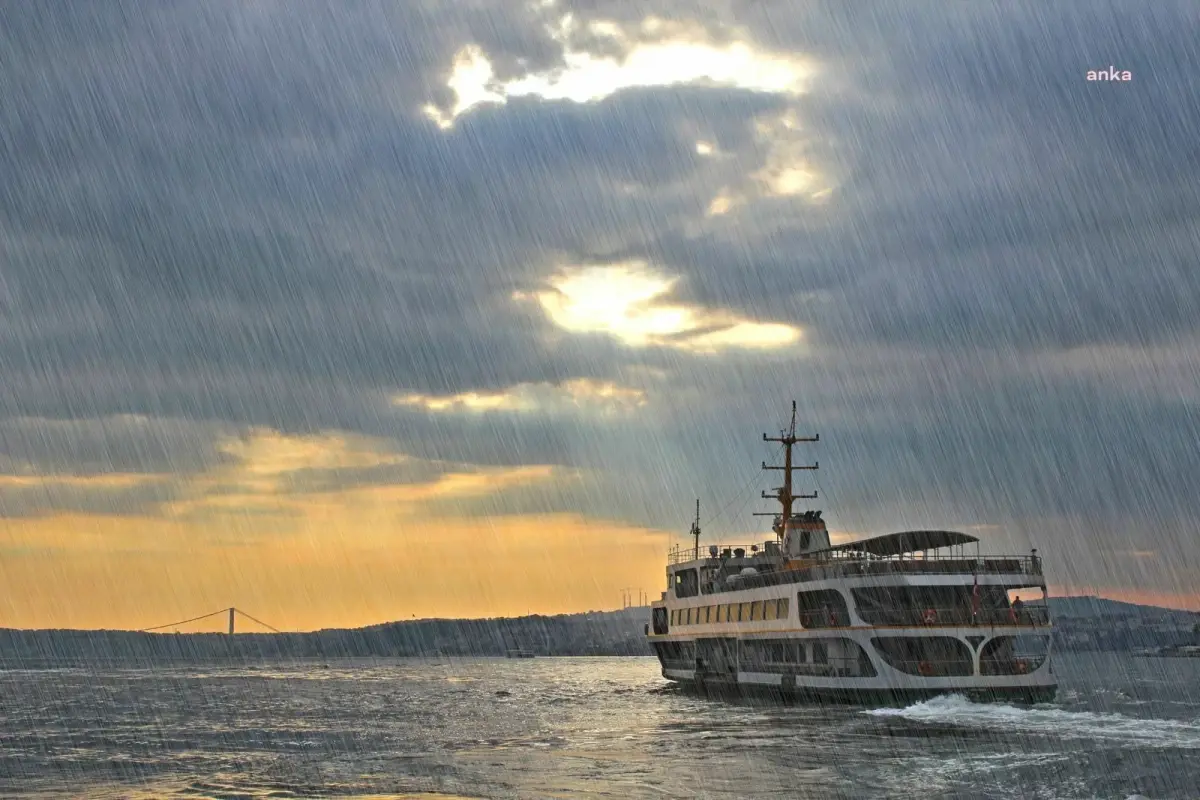 İstanbul\'da yerel gök gürültülü sağanak bekleniyor