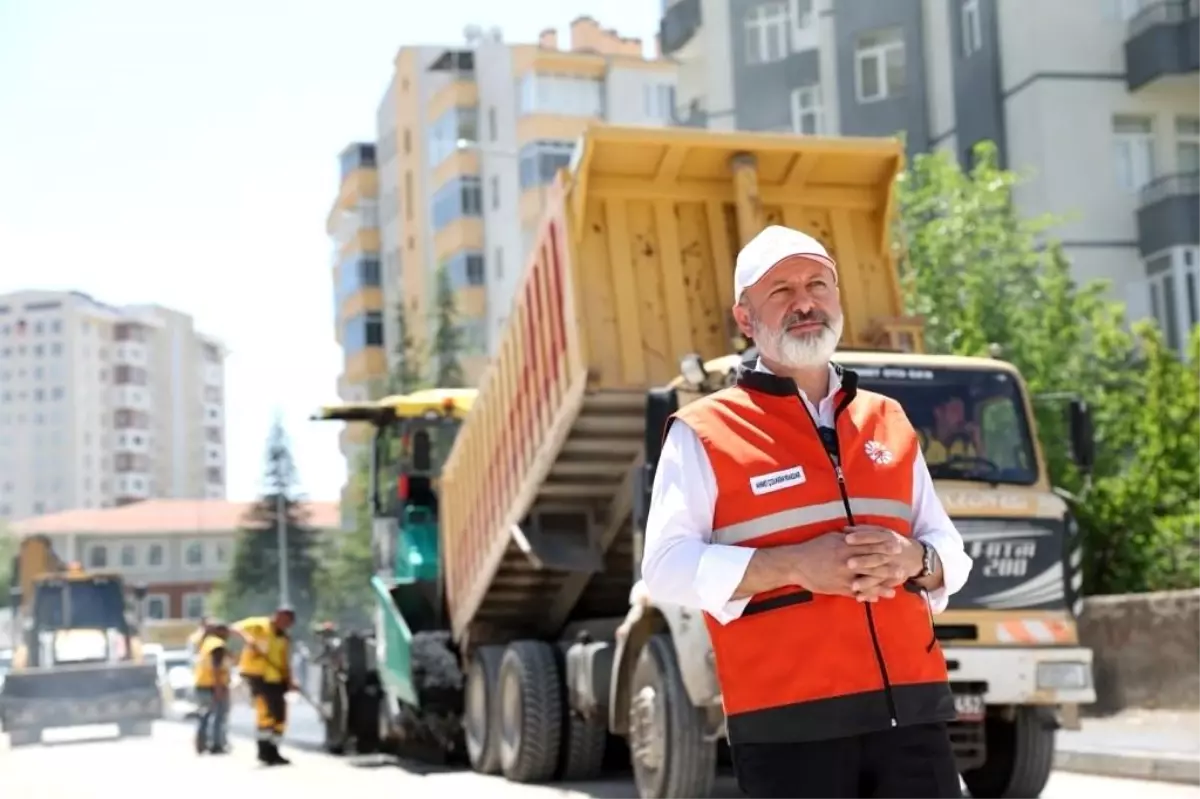 Kocasinan Belediyesi Seyrani Mahallesi\'nde Ana Aksın Asfalt Çalışmasını Tamamladı