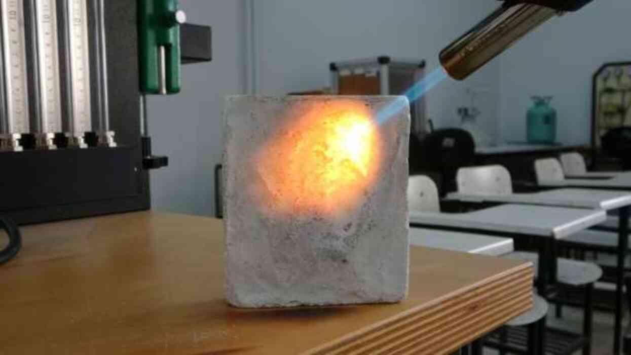 Bilim insanlarına suikast girişimi saniye saniye kameralara yansıdı Bilim insanlarına suikast girişimi saniye saniye kameralara yansıdı