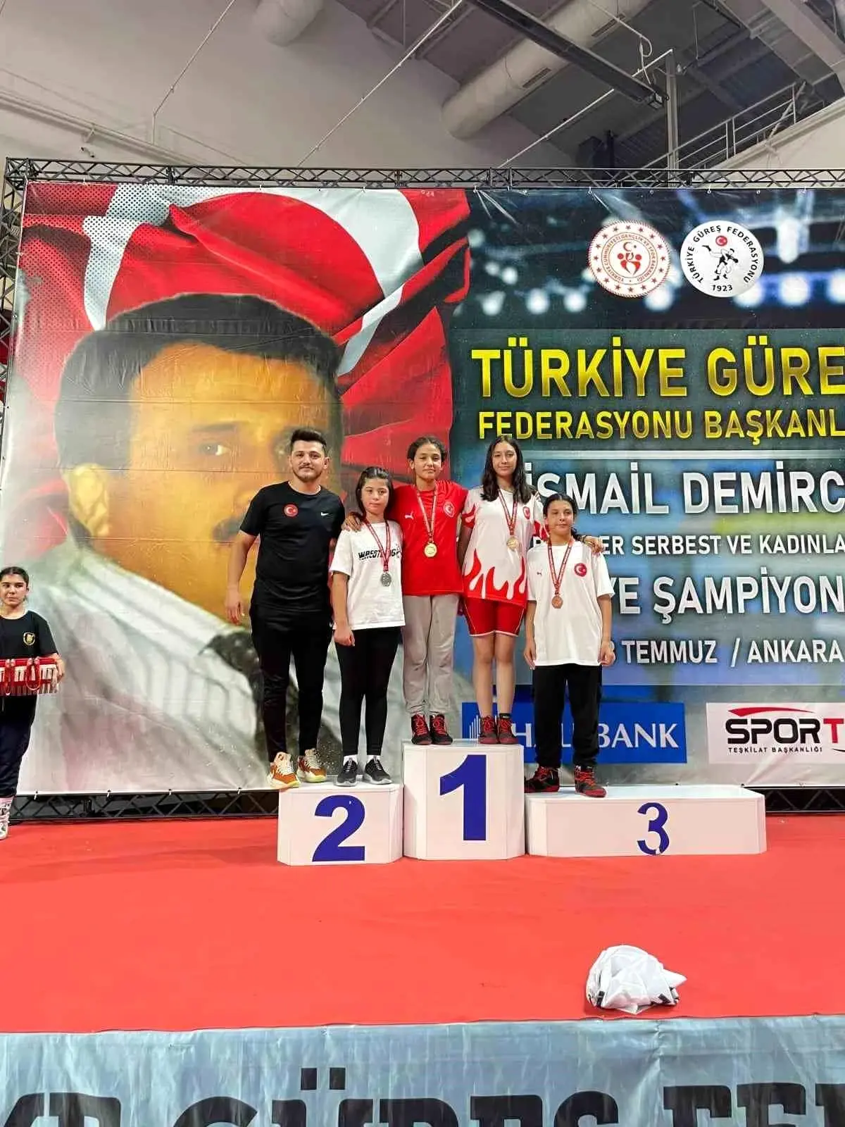 Nevşehir Belediyesi Sporcusu Buğlem Kılıç U-11 Kadınlar Güreş Türkiye Şampiyonası\'nda Şampiyon Oldu