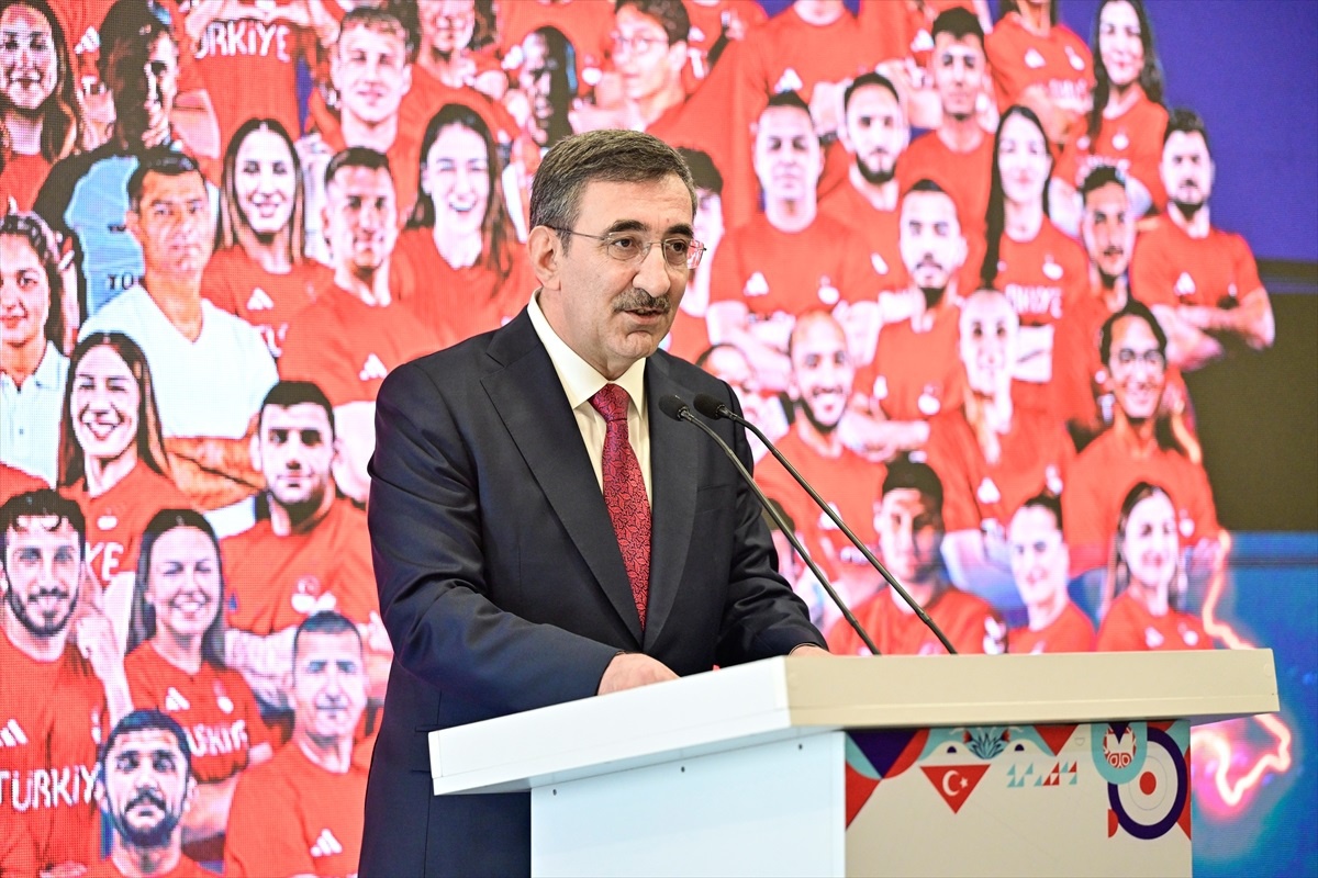 Cumhurbaşkanı Yardımcısı Cevdet Yılmaz, Paris 2024 Yaz Olimpiyat Oyunları\'na katılan sporcuları uğurladı