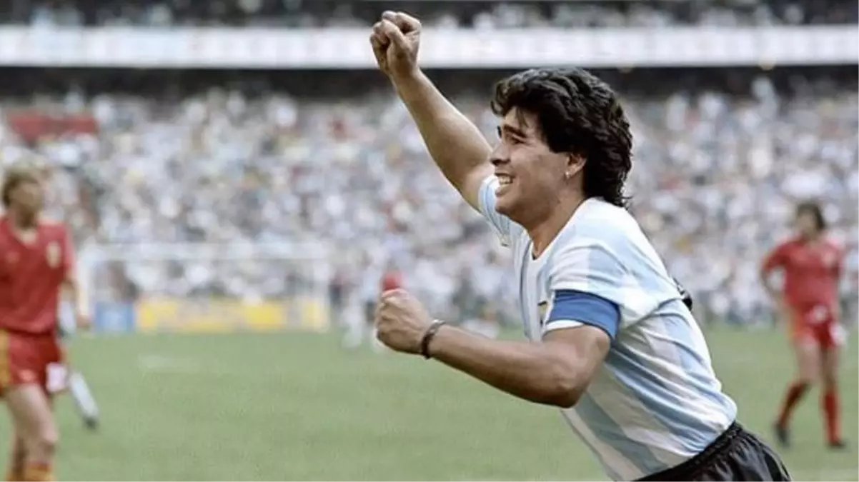 Diego Maradona\'nın 1986 Dünya Kupası yarı finalinde giydiği forma 900 bin sterline satışa çıkıyor