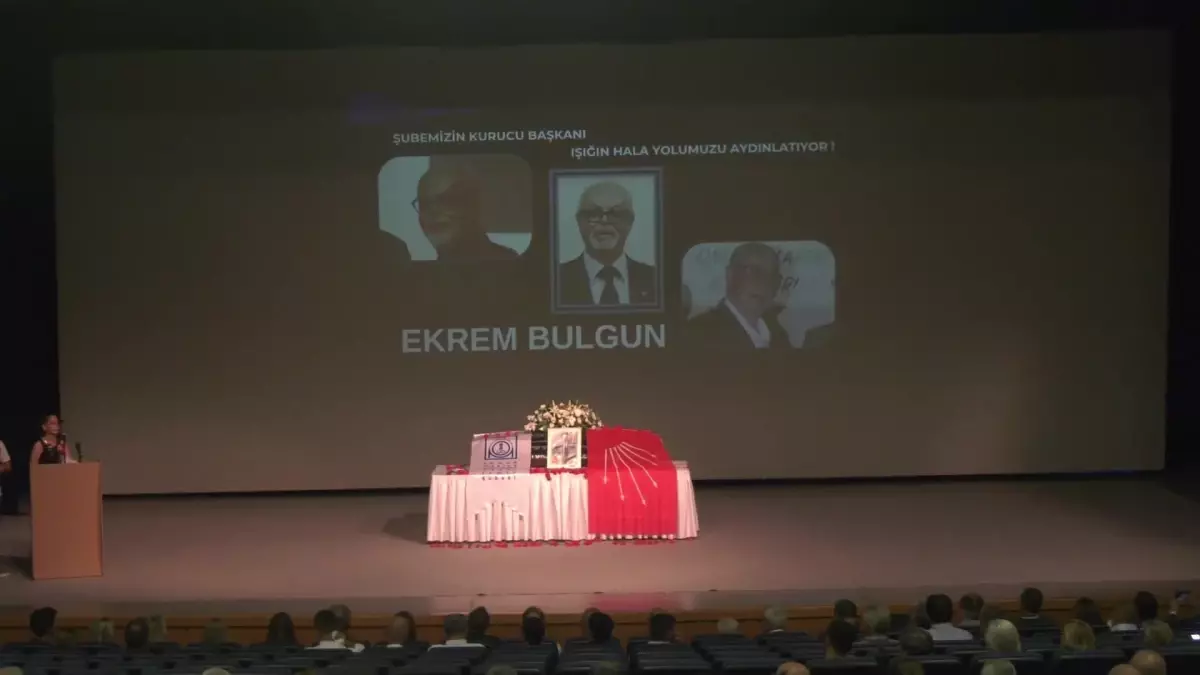 CHP İzmir İl Başkanı Ekrem Bulgun\'un Vefatı Dolayısıyla Tören Düzenlendi