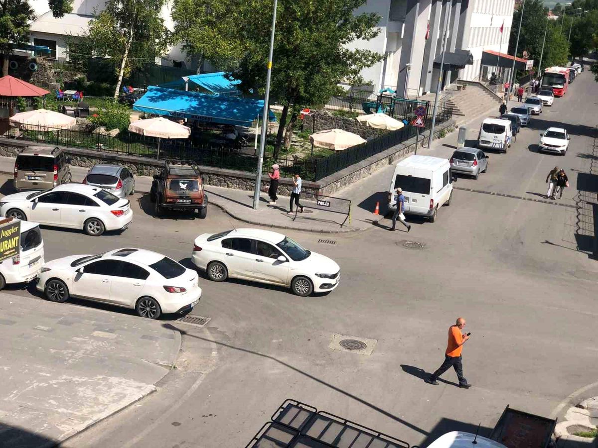 Kars\'ta Haziran Ayında Trafiğe Kayıtlı Araç Sayısı 49 Bin 903 Oldu