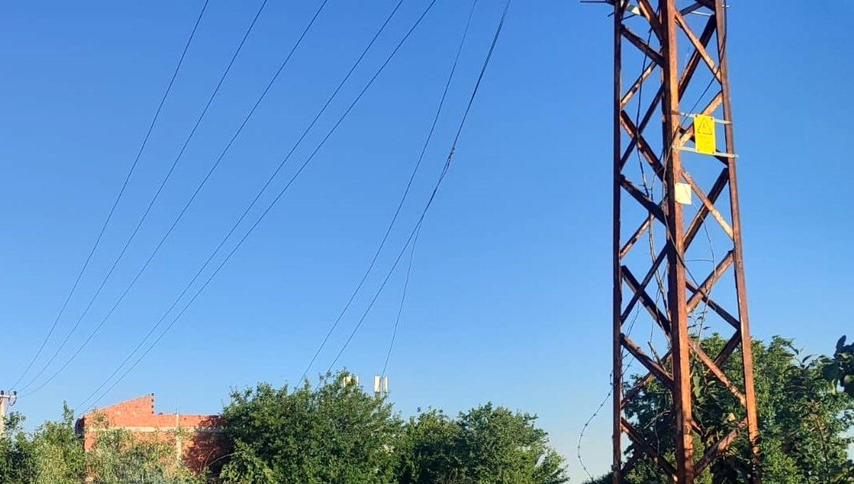 Batman\'da Elektrik Tellilerinin Kopmasıyla Çıkan Yangın Kontrol Altına Alındı
