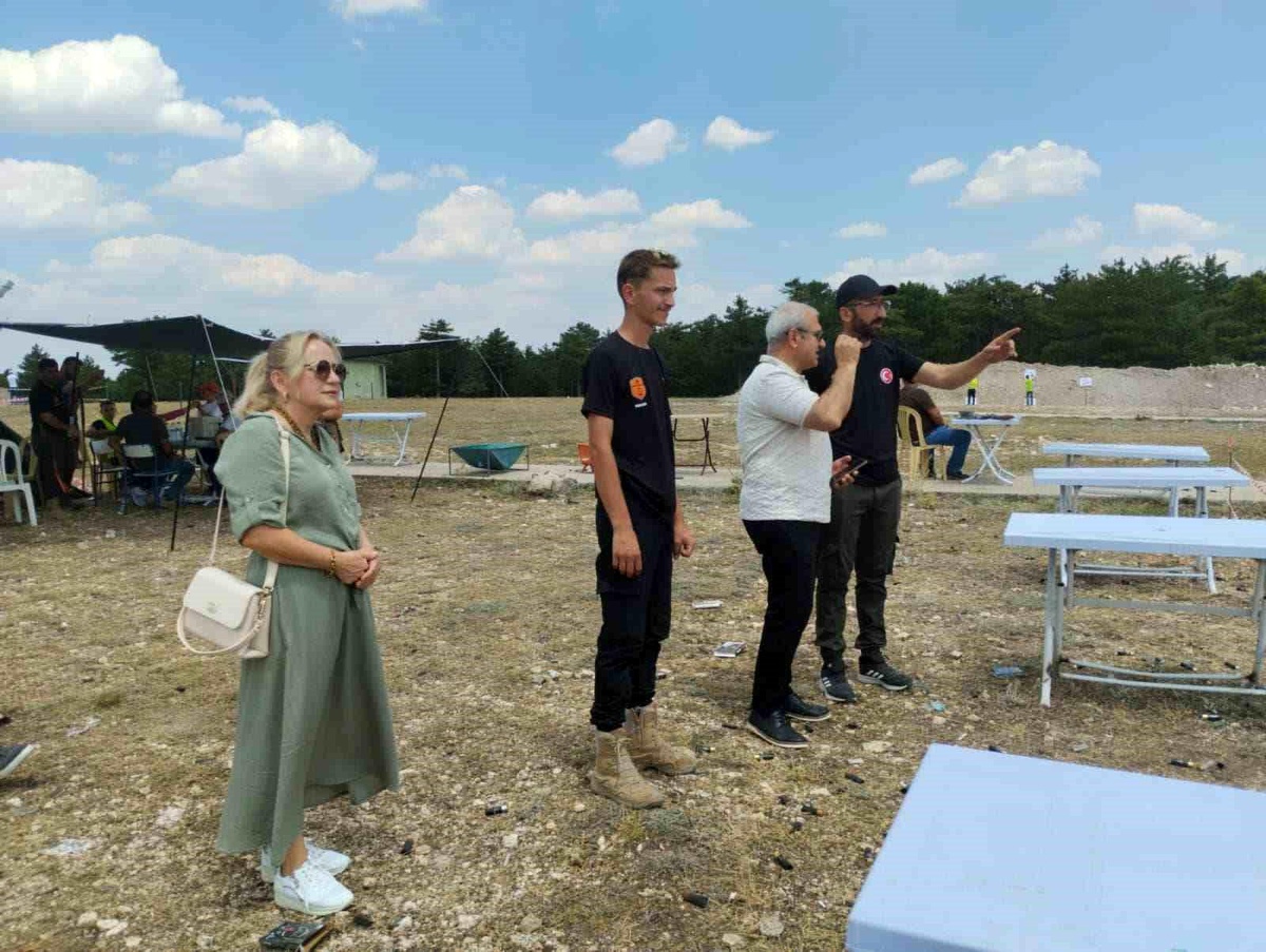 Kütahya\'da Havalı Tüfek Atış Yarışmaları Yoğun Katılımla Gerçekleştirildi