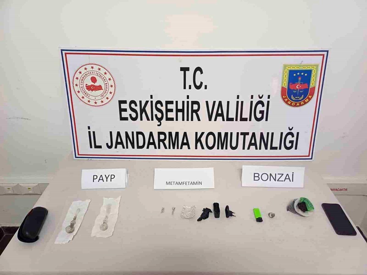 Eskişehir\'de Uyuşturucu Ticareti Yapan Şahıs Yakalandı