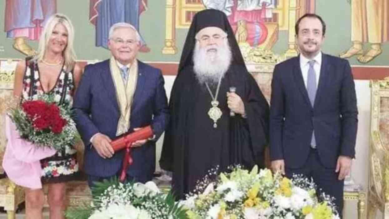 Türkiye düşmanı açıklamalarıyla tanınıyordu! ABD Senatörü Bob Menendez istifa etti