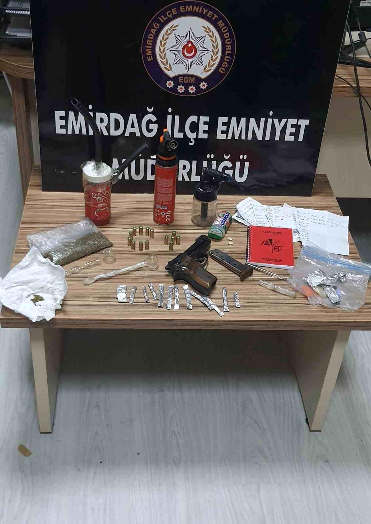 Afyonkarahisar\'da Uyuşturucu Operasyonu: 2 Tutuklama