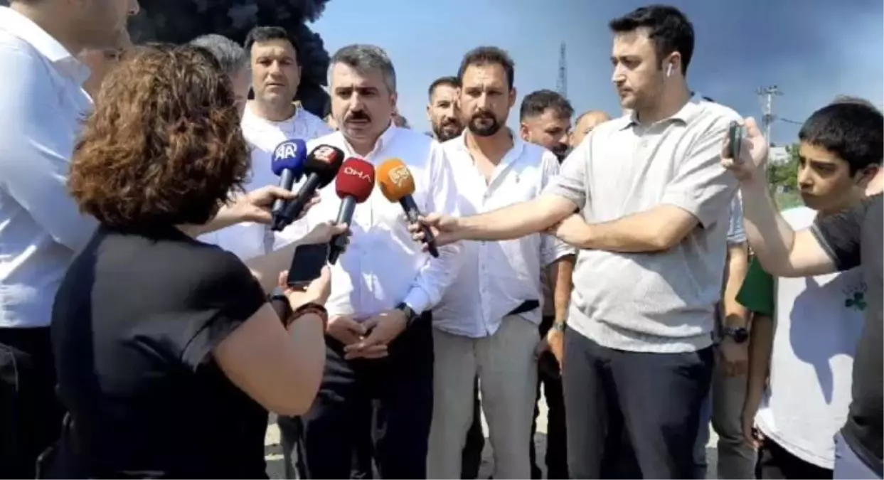 Bursa\'da Kağıt ve Elyaf Fabrikasında Yangın Çıktı