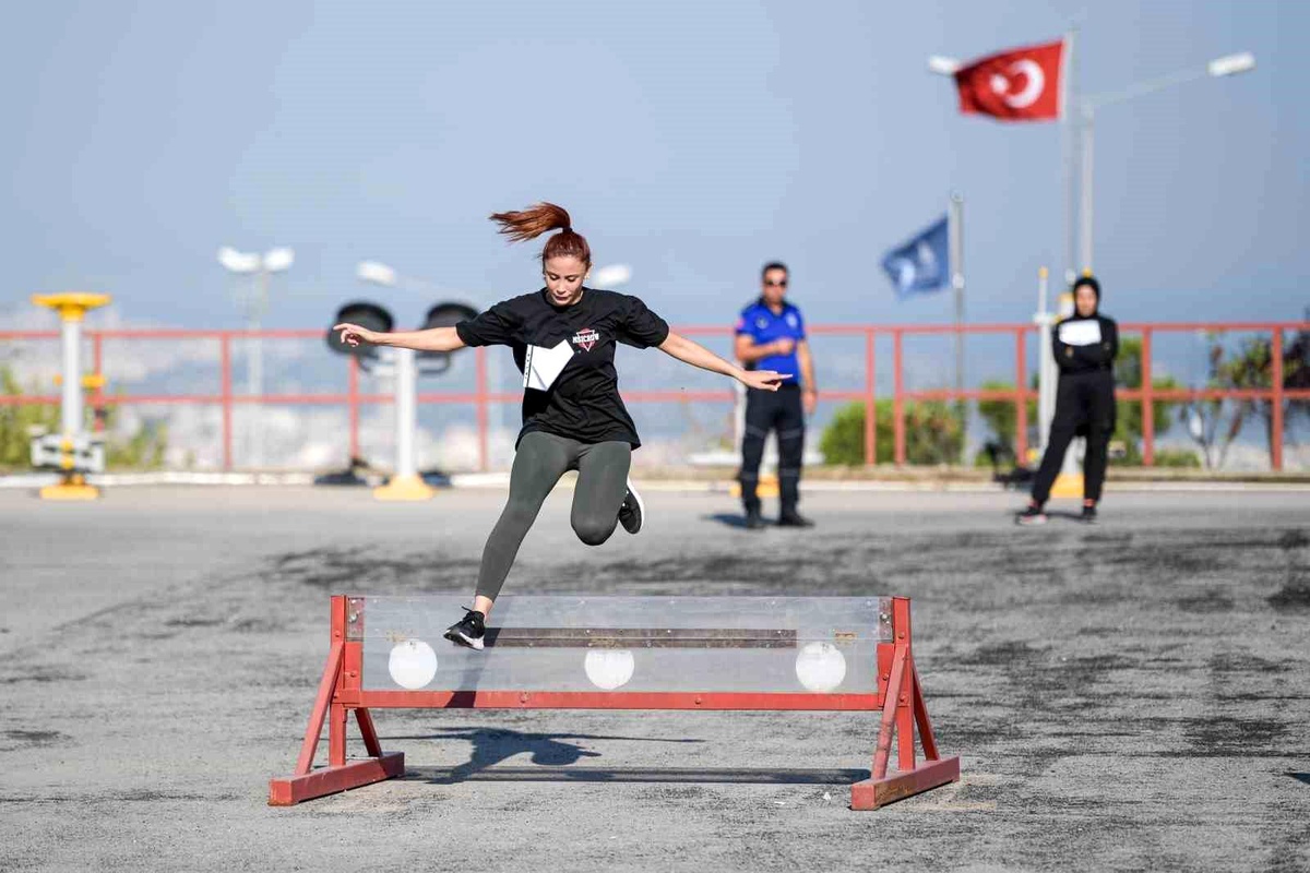İzmir Büyükşehir Belediyesi Zabıta Teşkilatı Yeni Memurlarla Güçleniyor