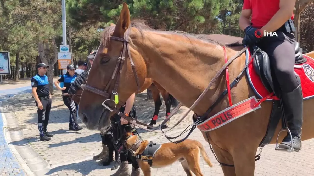 Atlı polisler orman yangınlarına karşı vatandaşları uyardı