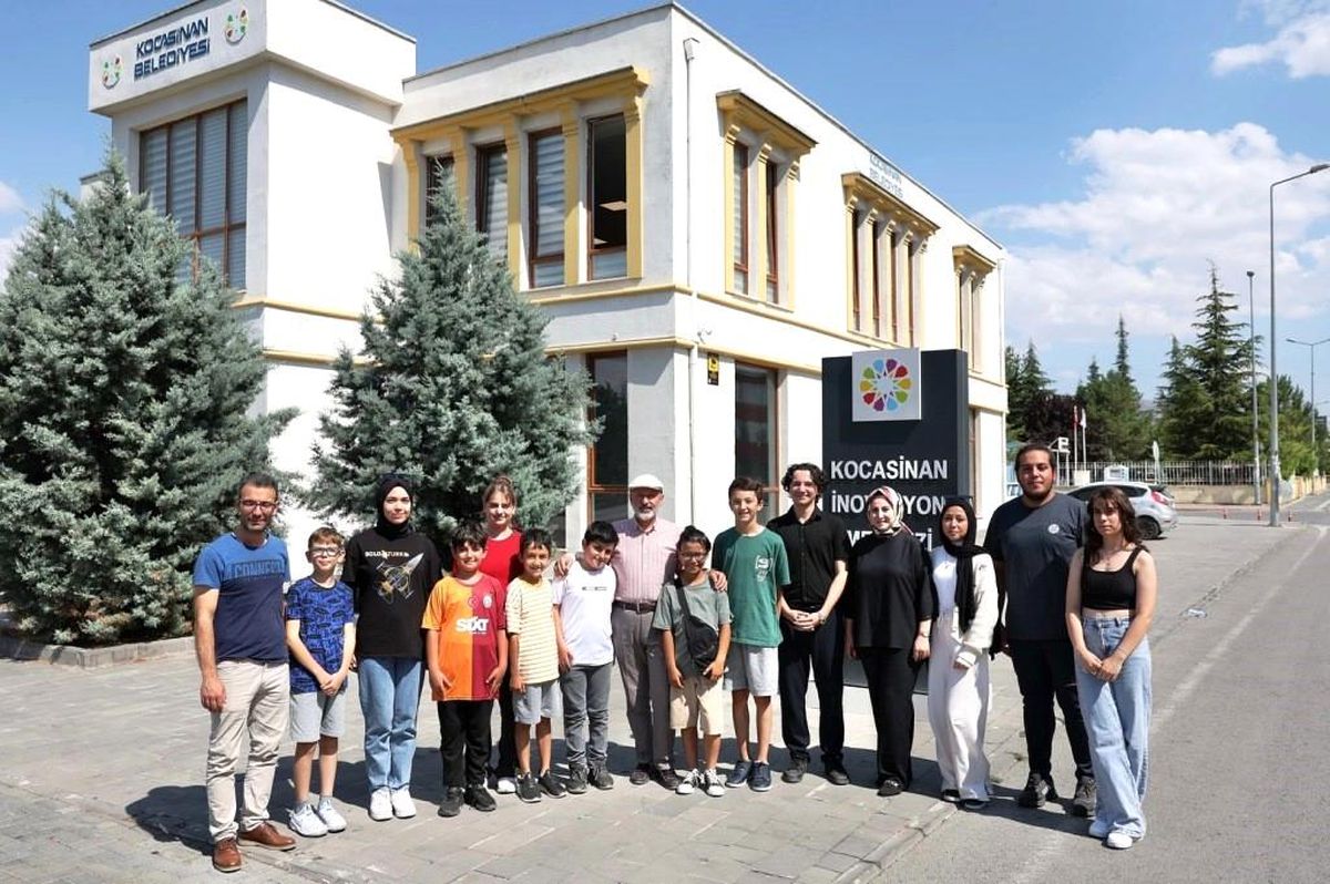 Kocasinan Belediyesi, Gençleri Teknolojiyle Buluşturuyor