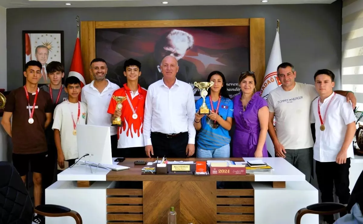 Babadağ Belediye Başkanı Murat Kumral, Türkiye Bocce Şampiyonasında başarılı olan sporcuları kutladı