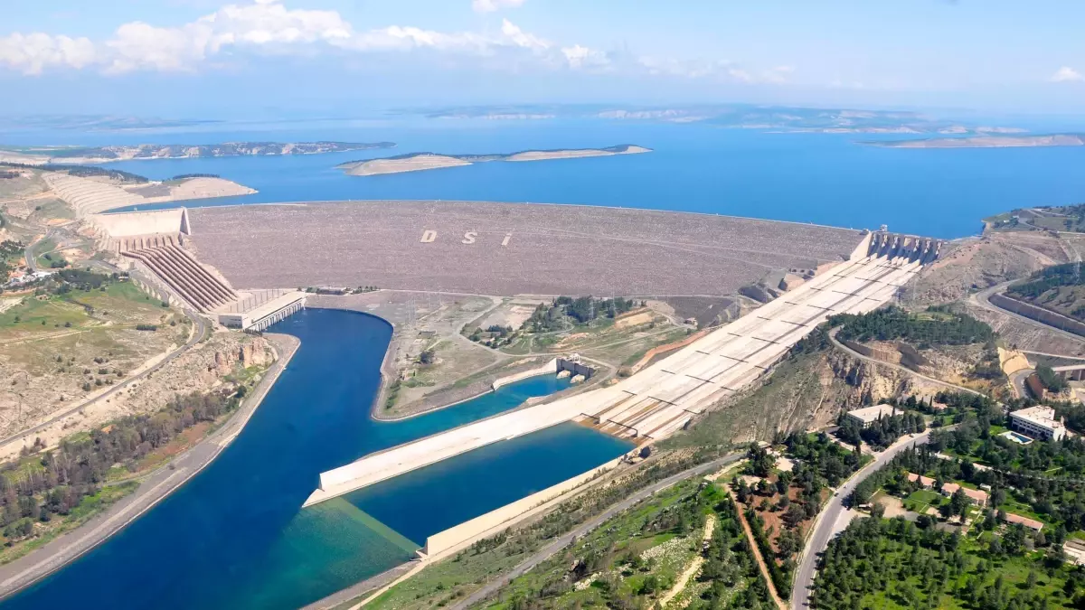 Atatürk Barajı ve HES, Ülke Ekonomisine Yılda 1,7 Milyar Dolar Katkı Sağlıyor