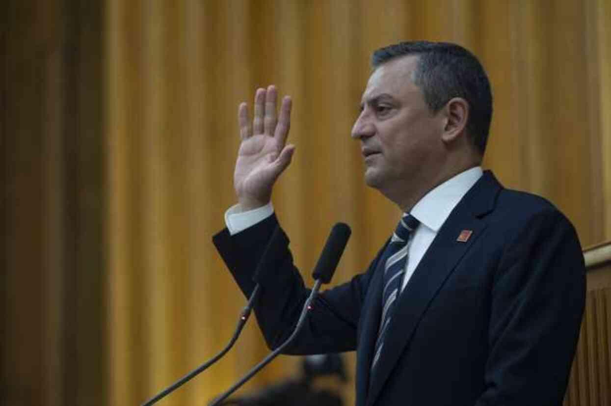 'El sıkışma polemiği' alevleniyor! Özgür Özel: Kemal bey hiçbir zaman birinci partinin lideri olamadı