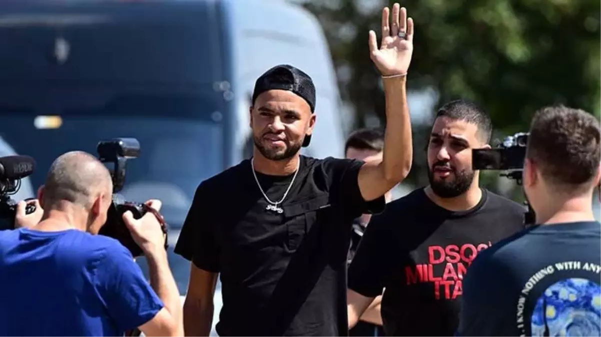 Fenerbahçe\'nin yeni transferi Youssef En-Nesyri, İstanbul\'a geldi! İşte ilk görüntüler