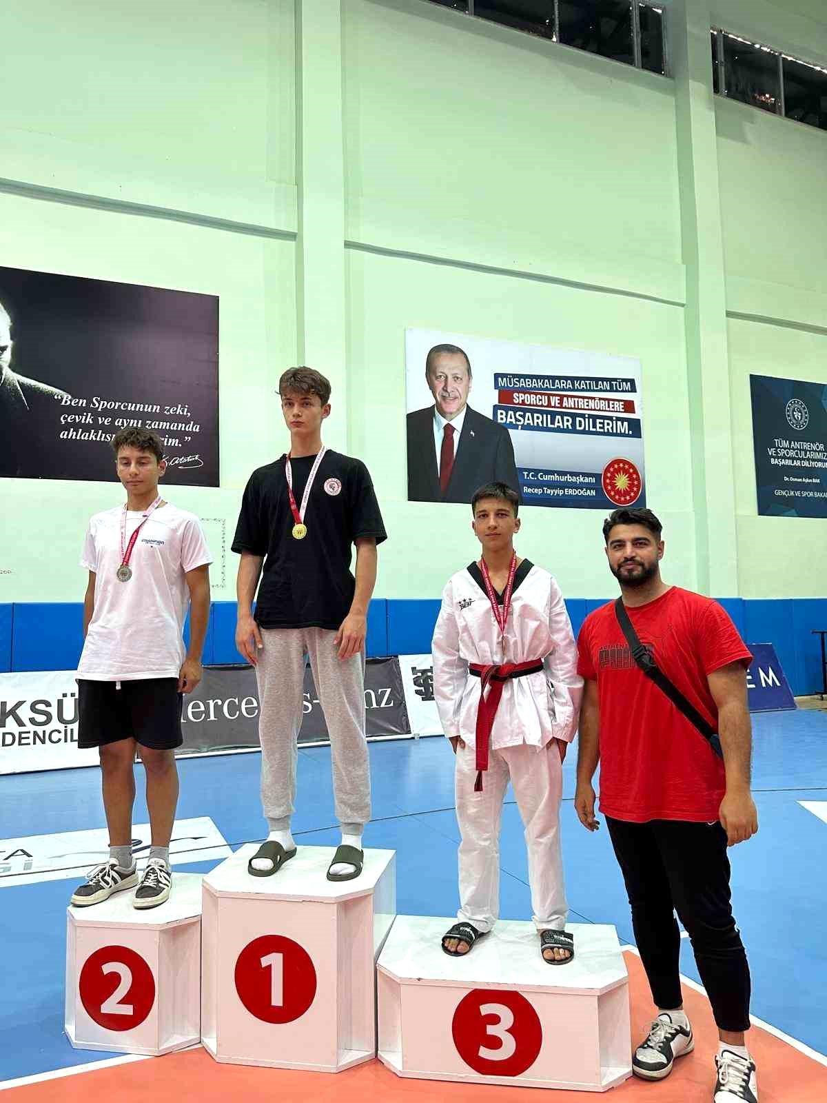 YayTanSay, Gençler Taekwondo Kayseri Şampiyonası\'nda 10 altın madalya kazandı