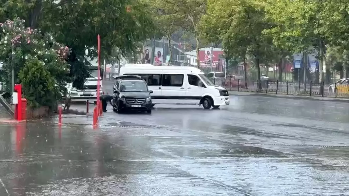 İstanbul\'da Kavurucu Sıcaklara Yağmur Molası