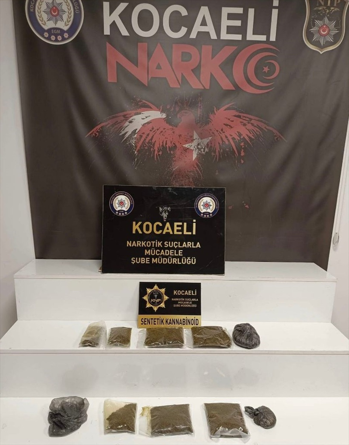Kocaeli\'de 1.5 kilo sentetik uyuşturucu ele geçirildi, 7 şüpheli tutuklandı