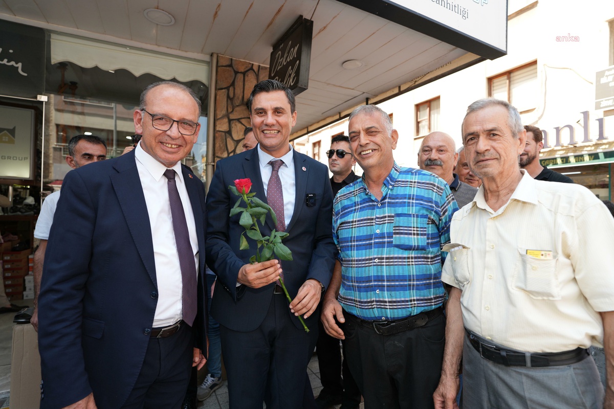 Manisa Büyükşehir Belediye Başkanı Ferdi Zeyrek, Turgutlu\'da Muhtarlarla Buluştu