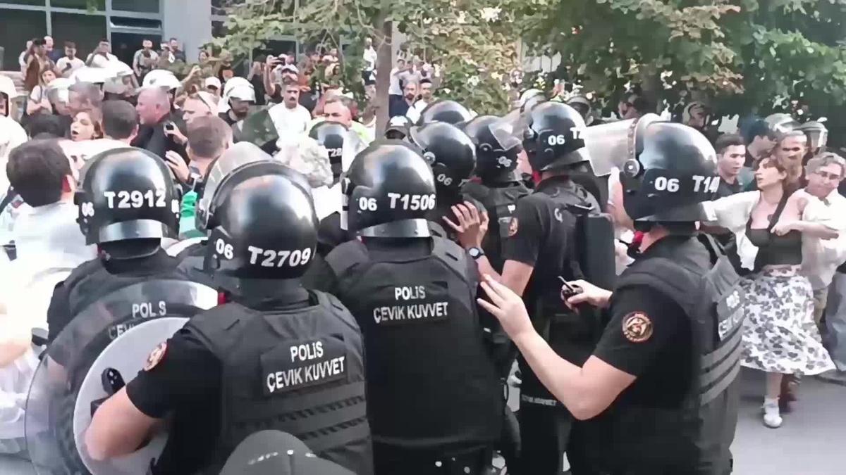 Ankara\'da Hayvanları Koruma Kanunu protestosunda gözaltına alınan 4 kişi serbest bırakıldı